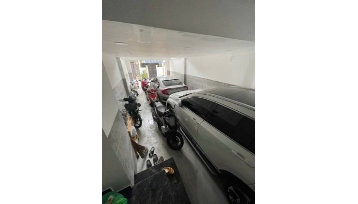 HẺM XE TẢI THÔNG, 42M2, LÔ TƯ, SÁT CHỢ GÒ XOÀI, 5 TẦNG 5PN GIÁ 5.9 TỶ